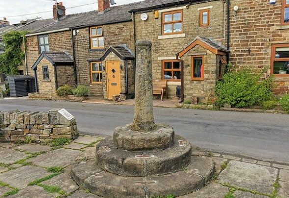 Affetside Cross